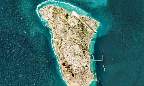 അമേരിക്കയും ഇസ്രായേലും തൊടാൻ ഭയക്കുന്ന ഇറാന്റെ ചെറുദ്വീപ്; ഖാർഗ് ആക്രമിച്ചാൽ എന്തുസംഭവിക്കും?