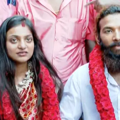 കേരളത്തിൽ മൊണാലിസക്ക് മനം പോലെ മാംഗല്യം