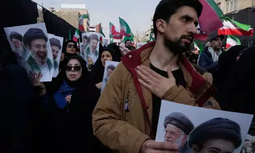 അമേരിക്കയുടെ വാക്കുംകേട്ട് ഇറങ്ങാൻ നിൽക്കേണ്ട: ഭരണകൂട വിരുദ്ധ പ്രതിഷേധക്കാർക്ക് മുന്നറിയിപ്പുമായി ഇറാൻ