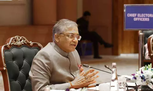 മുഖ്യ തെരഞ്ഞെടുപ്പ് കമ്മീഷണർക്കെതിരെ ഇംപീച്ച്‌മെന്റ് നീക്കവുമായി പ്രതിപക്ഷം