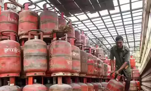 എൽപിജി സിലിണ്ടറുകളുടെ ഉത്പാദനം 30 ശതമാനം വർധിപ്പിച്ചതായി കേന്ദ്രം