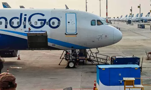 ഇന്ധന സർചാർജ് ഏ‌ർപ്പെടുത്തി ഇൻഡി​ഗോ; ടിക്കറ്റ് നിരക്ക് വർധിക്കും