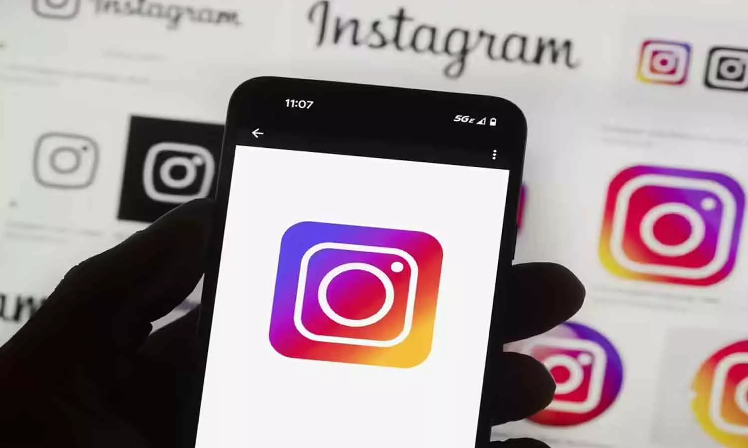 ഇൻസ്റ്റാഗ്രാം ഡിഎം ഇനി പ്രൈവറ്റ് അല്ല; എൻക്രിപ്ഷൻ ഫീച്ചർ മെറ്റ ഒഴിവാക്കുന്നു ഇൻസ്റ്റാഗ്രാം ഡിഎം ഇനി പ്രൈവറ്റ് അല്ല; എൻക്രിപ്ഷൻ ഫീച്ചർ മെറ്റ ഒഴിവാക്കുന്നു