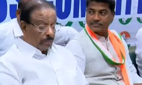 ഡൽഹി യാത്രയുടെ കാര്യത്തിൽ തീരുമാനമെടുത്തില്ല; അനുകൂലിക്കുന്നവരെ ഒപ്പം നിര്ത്താന് കെ.സുധാകരന് ഡൽഹി യാത്രയുടെ കാര്യത്തിൽ തീരുമാനമെടുത്തില്ല; അനുകൂലിക്കുന്നവരെ ഒപ്പം നിര്ത്താന് കെ.സുധാകരന്