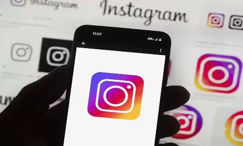 ഇൻസ്റ്റാഗ്രാം ഡിഎം ഇനി പ്രൈവറ്റ് അല്ല; എൻക്രിപ്ഷൻ ഫീച്ചർ മെറ്റ ഒഴിവാക്കുന്നു ഇൻസ്റ്റാഗ്രാം ഡിഎം ഇനി പ്രൈവറ്റ് അല്ല; എൻക്രിപ്ഷൻ ഫീച്ചർ മെറ്റ ഒഴിവാക്കുന്നു