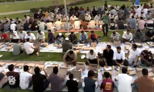 ദുക്കത്ത്‌ സൗഹൃദ ഇഫ്‌താർ ഒരുക്കി വോയ്സ്‌ ഓഫ്‌ ദുക്കം