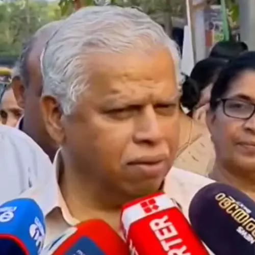 ഡൽഹിയിൽ പോയി പിണങ്ങിപ്പിരിഞ്ഞ കൂട്ടത്തിലെ ഒരാൾ ഇന്ന് പൊട്ടിക്കരയാൻ തുടങ്ങി: കെ.സുധാകരനെ പരിഹസിച്ച് എം.വി ജയരാജൻ