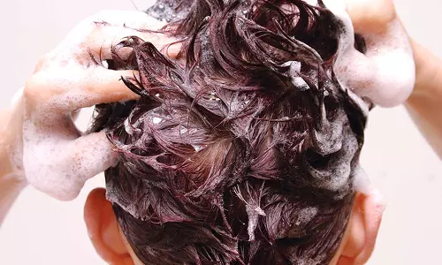 എത്രദിവസം കൂടുമ്പോൾ തല കുളിക്കണം?;വിദഗ്ധര്‍ പറയുന്നത് ഇങ്ങനെ..