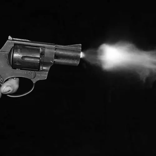 എറണാകുളം അങ്കമാലിയിൽ ഒരാളെ വെടിവച്ചുക്കൊന്നു