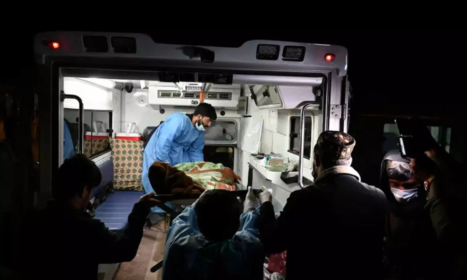 400 killed after Pakistan airstrike hits Kabul hospital 400 killed after Pakistan airstrike hits Kabul hospital