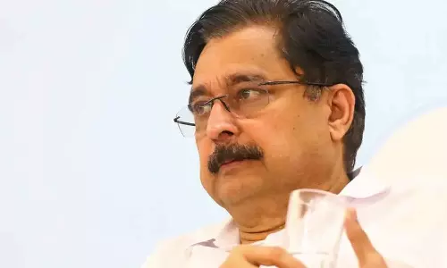 സോഷ്യൽ മീഡിയയിലും സ്ഥാനാർഥിത്വത്തെ കുറിച്ച് മിണ്ടാതെ വി.അബ്ദുറഹ്മാൻ