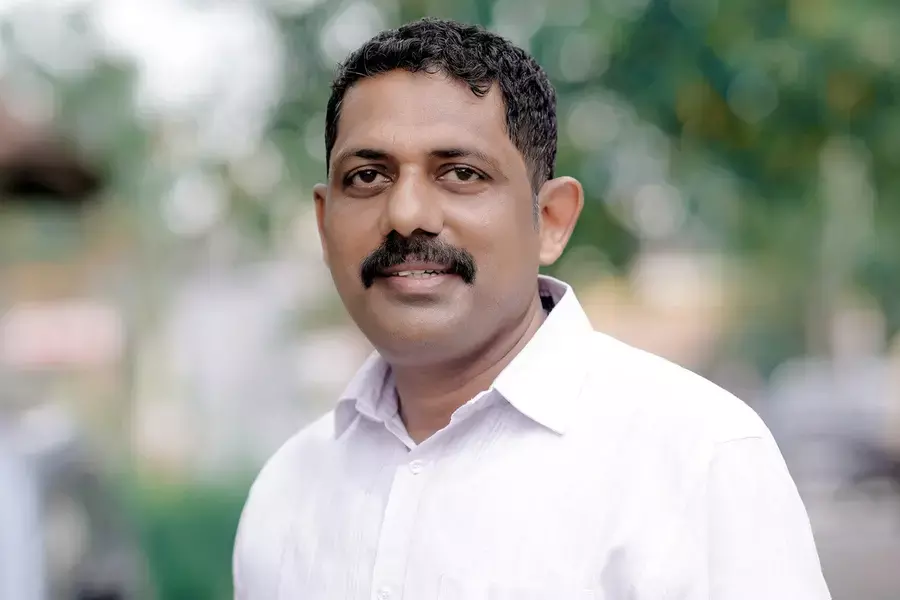 കുട്ടനാട് കോൺഗ്രസിൽ പൊട്ടിത്തെറി; മാധ്യമങ്ങൾക്ക് മുന്നിൽ പൊട്ടിക്കരഞ്ഞ് സജി ജോസഫ്