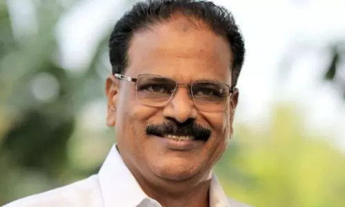 അബ്ദുറഹ്മാൻ രണ്ടത്താണി  ലീഗിൽ തുടരും; പാണക്കാട്ടെത്തി അബ്ബാസലി ശിഹാബ് തങ്ങളുമായി കൂടിക്കാഴ്ച നടത്തി