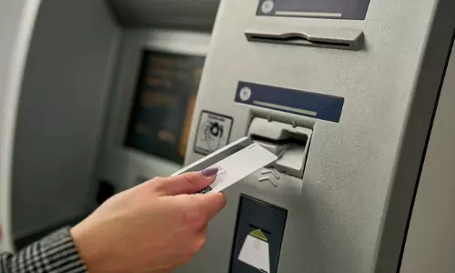 എടിഎമ്മിൽ നിന്നും 10,000 രൂപ പിൻവലിക്കാൻ ശ്രമിച്ചെങ്കിലും പണം വന്നില്ല; ബാങ്കിന് 3 ലക്ഷം രൂപ പിഴയിട്ട് കോടതി, സംഭവിച്ചത് ഇതാണ്!