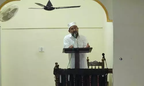 പെരുന്നാൾ ഖുതുബക്കിടെ ഇമാം കുഴഞ്ഞ് വീണ് മരിച്ചു