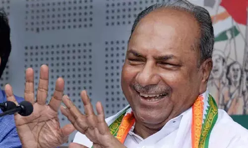 പണ്ടത്തെ വച്ച് നോക്കിയാൽ ഇതൊക്കെ എന്ത് പൊട്ടിത്തറി ? ; കോൺഗ്രസ് സ്ഥാനാർഥി പ്രഖ്യാപനത്തിൽ എ.കെ ആന്റണി