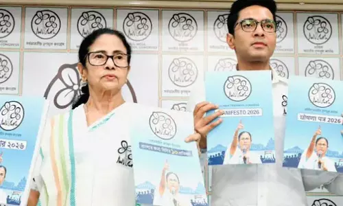 പുതുതായി ഏഴ് ജില്ലകൾ, വനിതകൾക്കുള്ള പ്രതിമാസ ധനസഹായം 1500 രൂപ; ബം​ഗാളിൽ പ്രകടന പത്രിക പുറത്തിറക്കി തൃണമൂൽ കോൺഗ്രസ്