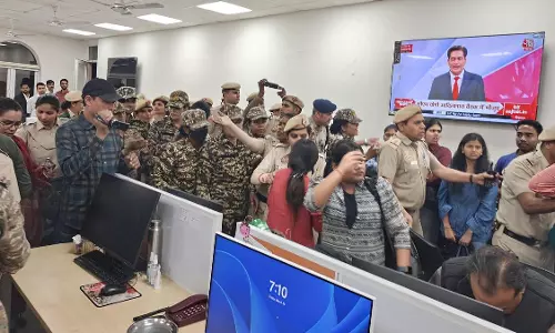 യുഎൻഐ വാര്‍ത്താ ഏജന്‍സിയുടെ ഓഫീസ് ബലമായി ഒഴിപ്പിച്ചു