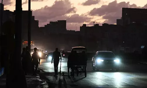 ഇന്ധന പ്രതിസന്ധി അതിരൂക്ഷം; ക്യൂബ വീണ്ടും സമ്പൂർണ ഇരുട്ടിൽ