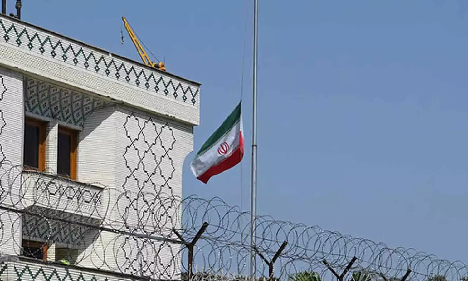 ഈ സ്നേഹം മറക്കില്ല: പ്രതിസന്ധി ഘട്ടത്തിൽ ഒപ്പം നിന്ന ഇന്ത്യക്ക് നന്ദി പറഞ്ഞ് ഇറാൻ എംബസി ഈ സ്നേഹം മറക്കില്ല: പ്രതിസന്ധി ഘട്ടത്തിൽ ഒപ്പം നിന്ന ഇന്ത്യക്ക് നന്ദി പറഞ്ഞ് ഇറാൻ എംബസി