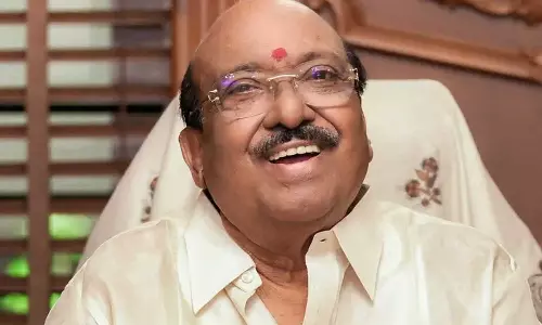 വെള്ളാപ്പള്ളിക്ക് ആശ്വാസം; അയോഗ്യനാക്കിയ സിംഗിൾ ബെഞ്ച് ഉത്തരവിന് സ്റ്റേ