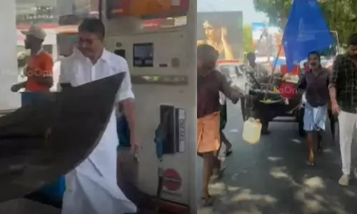 കുപ്പിയില്‍ പെട്രോള്‍ നല്‍കിയില്ല; പമ്പിലേക്ക് തോണിയെത്തിച്ച് മത്സ്യത്തൊഴിലാളികളുടെ പ്രതിഷേധം