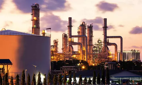 പശ്ചിമേഷ്യൻ സംഘർഷം: ചരക്കുനീക്കത്തിലെ പ്രതിസന്ധി ഇന്ത്യൻ വ്യവസായ മേഖലയെയും ബാധിക്കുന്നു