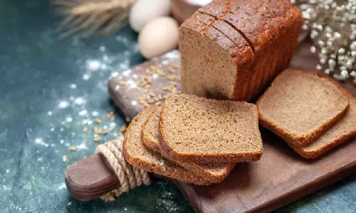 നിറം കണ്ട് മയങ്ങല്ലേ, നിങ്ങൾ കഴിക്കുന്നത് ബ്രൗൺ ബ്രെഡല്ല