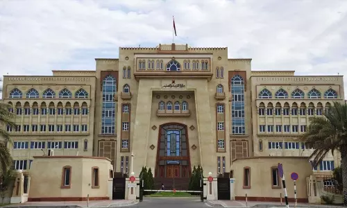 Oman shifts to distance learning amid weather depression