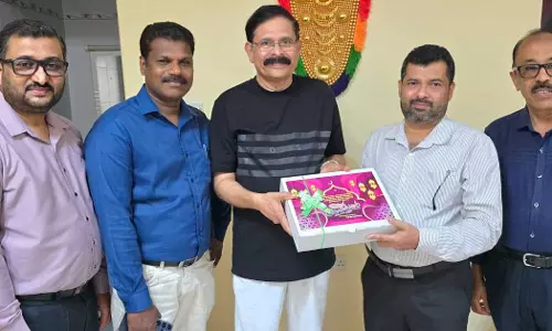 ഈദ്‌ ഹാമ്പറുകൾ സമ്മാനിച്ച്‌ ഐ.എം.ഐ സലാല