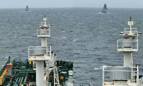 ഊര്‍ജ പ്രതിസന്ധിയില്‍ ഇന്ത്യക്ക് നേരിയ ആശ്വാസം, രണ്ട് എല്‍പിജി ടാങ്കറുകള്‍ ഹോര്‍മുസ് കടന്നു; ദൃശ്യങ്ങള്‍ പങ്കുവെച്ച് കേന്ദ്രം