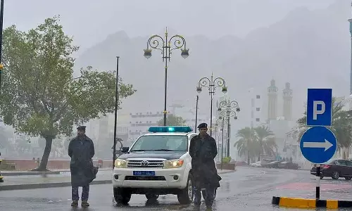 Oman issues heavy rain alert with hail, strong winds expected on March 25