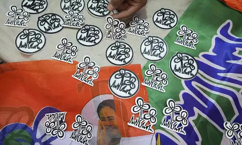 നേതാക്കളുടെ ഉയ‍ർത്തെഴുന്നേൽപ്പ് വേദിയോ ? ; ശ്ര​ദ്ധേയമായി ബം​ഗാളിലെ തെരഞ്ഞെടുപ്പ് പോരാട്ടം