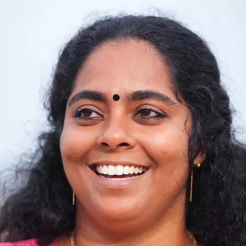 എന്റെ പരാതിയിൽ അന്ന് മൗനം പാലിച്ച മുഖ്യമന്ത്രി ഇന്ന് സ്ത്രീത്വത്തെക്കുറിച്ച് വാചാലനാകുന്നു: അരിത ബാബു