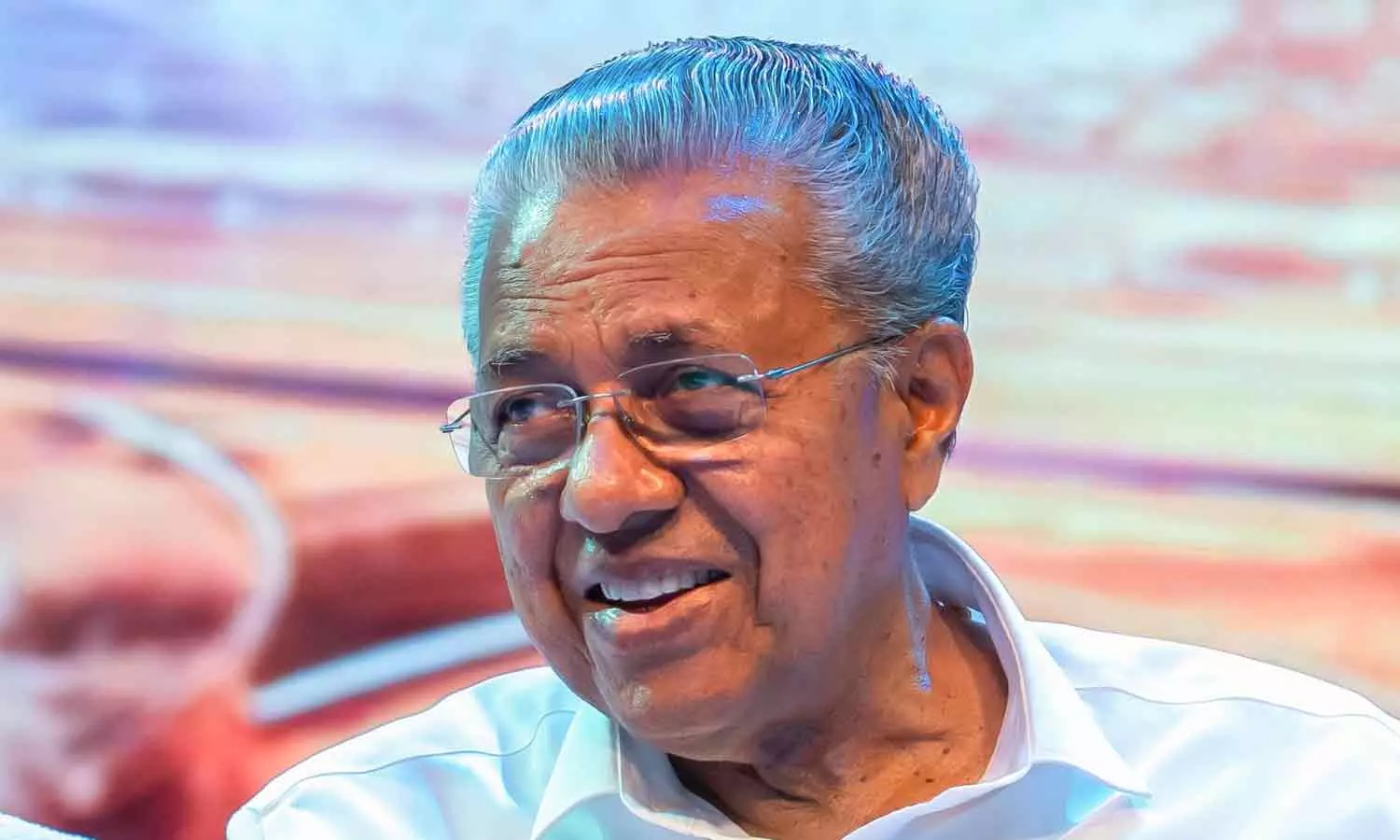 ആർഎസ്എസ് വോട്ട് വാങ്ങി ജയിച്ചവർ ആരെന്ന് ജനങ്ങൾക്കറിയാം; വിഡി സതീശന് മറുപടിയായി പഴയ നിയമസഭ പ്രസംഗത്തിൻ്റെ വിഡിയോ പങ്കുവെച്ച് മുഖ്യമന്ത്രി ആർഎസ്എസ് വോട്ട് വാങ്ങി ജയിച്ചവർ ആരെന്ന് ജനങ്ങൾക്കറിയാം; വിഡി സതീശന് മറുപടിയായി പഴയ നിയമസഭ പ്രസംഗത്തിൻ്റെ വിഡിയോ പങ്കുവെച്ച് മുഖ്യമന്ത്രി