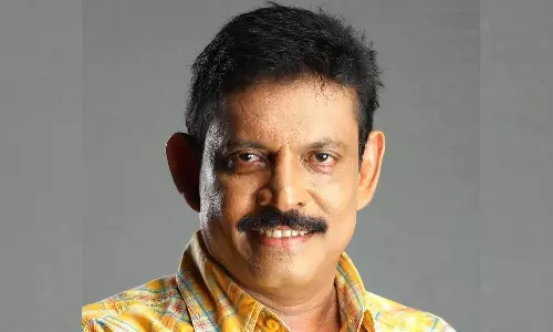 നടനും നാടക സംവിധായകനുമായ ഇ.എ രാജേന്ദ്രന് അന്തരിച്ചു നടനും നാടക സംവിധായകനുമായ ഇ.എ രാജേന്ദ്രന് അന്തരിച്ചു