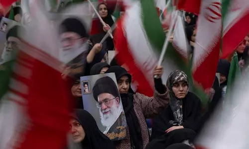 പരാജയം അംഗീകരിക്കണമെന്ന് അമേരിക്ക; പോരാടുമെന്ന് ഇറാൻ