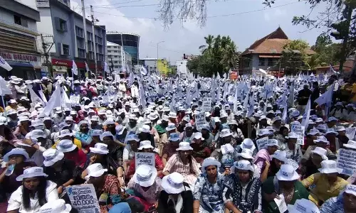 സ്വകാര്യ ആശുപത്രികളിലെ നഴ്സുമാരുടെ സമരം; മധ്യസ്ഥ ചർച്ച പരാജയം