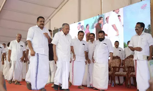 ഇടതുപക്ഷത്തിന് ആവേശം പകർന്ന് എറണാകുളം  ജില്ലയിൽ മുഖ്യമന്ത്രിയുടെ തെരഞ്ഞെടുപ്പ് പര്യടനം