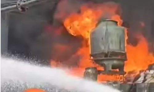 എടയാര്‍ ഓയിൽ കമ്പനിയിലെ തീപിടിത്തത്തിൽ ഒരാൾ മരിച്ച സംഭവം; അസ്വാഭാവിക മരണത്തിന് കേസെടുത്തു