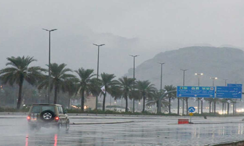 Riyadh King Saud Medical City advises drivers to drive cautiously, anticipating the possibility of landslides and waterlogging
