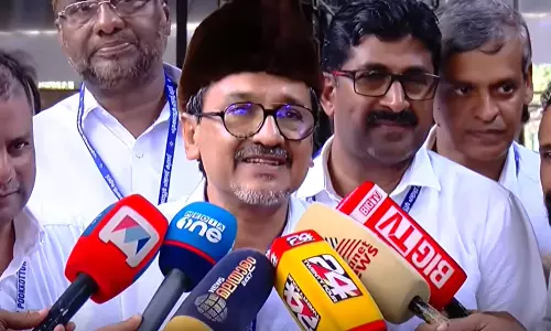 സിപിഎം നേതാക്കളുടെ അഭിപ്രായം ആത്മസംതൃപ്തിക്കുവേണ്ടി, തീരുമാനം എടുക്കാനുള്ള ആർജ്ജവം ലീഗിനുണ്ട്: സാദിഖലി തങ്ങൾ