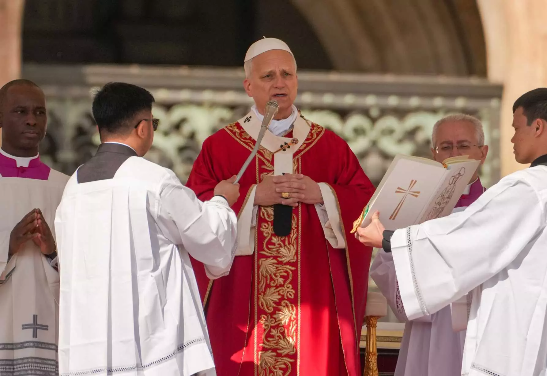 യുദ്ധം ചെയ്യുന്നവരുടെ പ്രാർഥനകൾ ദൈവം കേൾക്കില്ല; ലിയോ പതിനാലാമൻ മാര്പാപ്പ യുദ്ധം ചെയ്യുന്നവരുടെ പ്രാർഥനകൾ ദൈവം കേൾക്കില്ല; ലിയോ പതിനാലാമൻ മാര്പാപ്പ