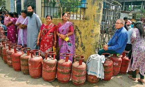 ഹോർമുസ് വഴി കൂടുതല്‍ കപ്പലുകള്‍ എത്തി;എല്‍പിജി വിതരണ തോത് കൂട്ടാന്‍ കേന്ദ്ര സർക്കാർ