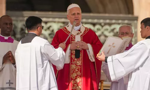 യുദ്ധം ചെയ്യുന്നവരുടെ പ്രാർഥനകൾ ദൈവം കേൾക്കില്ല; ലിയോ പതിനാലാമൻ മാര്‍പാപ്പ
