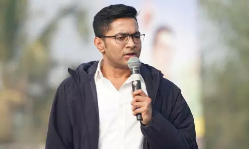 ഉത്തർപ്രദേശ്, ബിഹാ‍ർ എന്നിവടങ്ങളിൽ നിന്നുള്ളവരെ ബം​ഗാളിലെ വോട്ട‌‍‍ർപട്ടികയിൽ അനധികൃതമായി ചേർക്കുന്നു; ​ഗുരുതര ആരോപണവുമായി തൃണമൂൽ കോൺ​ഗ്രസ്