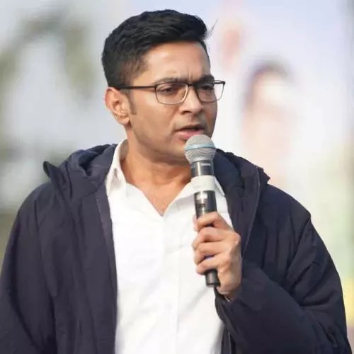 ഉത്തർപ്രദേശ്, ബിഹാ‍ർ എന്നിവടങ്ങളിൽ നിന്നുള്ളവരെ ബം​ഗാളിലെ വോട്ട‌‍‍ർപട്ടികയിൽ അനധികൃതമായി ചേർക്കുന്നു; ​ഗുരുതര ആരോപണവുമായി തൃണമൂൽ കോൺ​ഗ്രസ്