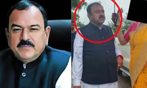 സ്ത്രീകൾക്കും വിഐപികൾക്കുമായി പ്രത്യേക സിം കാർഡുകൾ; 100 ലേറെ സ്ത്രീകൾ പീഡനത്തിനിരയായതായി സൂചന, ആൾദൈവത്തെ കുറിച്ച് ഞെട്ടിക്കുന്ന വിവരങ്ങൾ പുറത്ത്