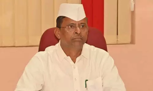 എൻസിപി മന്ത്രിയുടെ സ്വകാര്യ ദൃശ്യം പുറത്ത് വന്നതില് വഴിത്തിരിവ്; സഹോദരനെതിരെ പരാതിയുമായി ട്രാൻസ്ജെൻഡർ എൻസിപി മന്ത്രിയുടെ സ്വകാര്യ ദൃശ്യം പുറത്ത് വന്നതില് വഴിത്തിരിവ്; സഹോദരനെതിരെ പരാതിയുമായി ട്രാൻസ്ജെൻഡർ