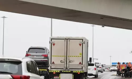 Abu Dhabi Police advises against parking under bridges or tunnels due to rain
